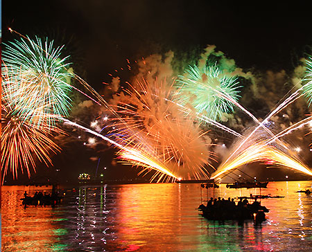 宮津燈籠流し花火大会